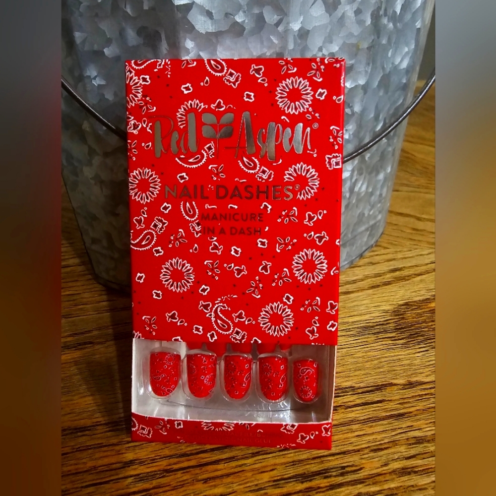 Red Aspen Nails